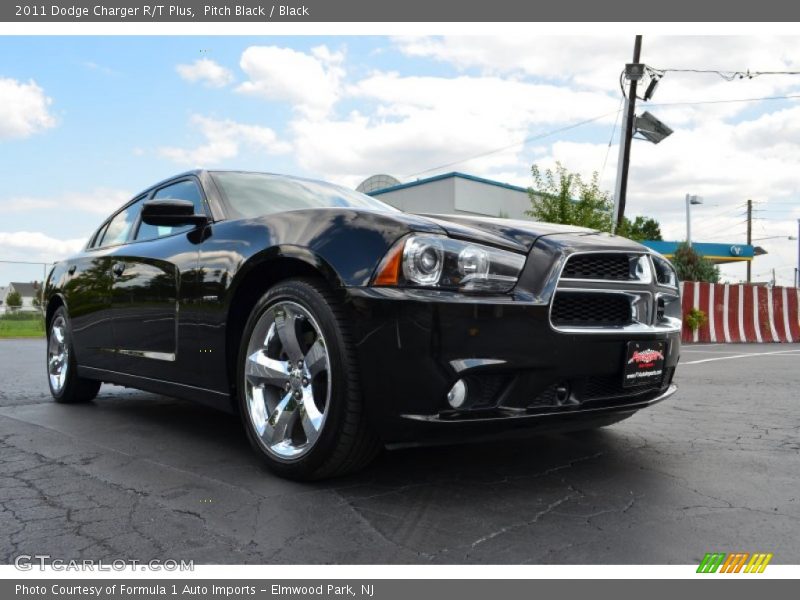 Pitch Black / Black 2011 Dodge Charger R/T Plus