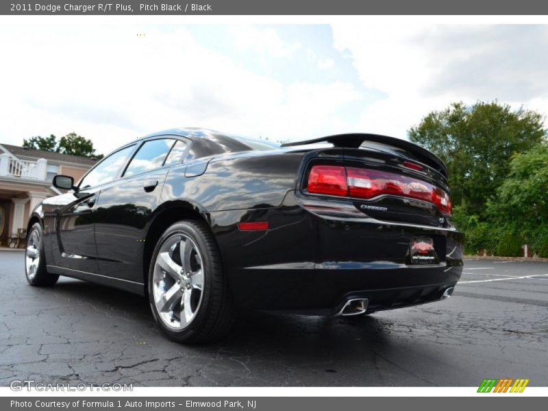 Pitch Black / Black 2011 Dodge Charger R/T Plus
