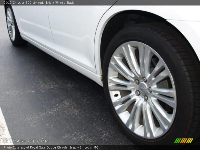 Bright White / Black 2012 Chrysler 300 Limited