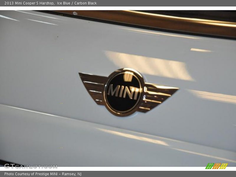 Ice Blue / Carbon Black 2013 Mini Cooper S Hardtop