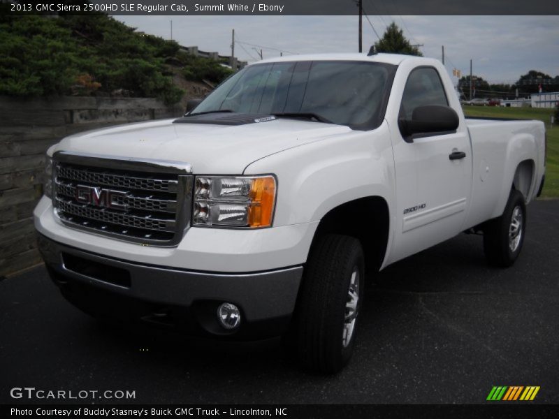 Front 3/4 View of 2013 Sierra 2500HD SLE Regular Cab