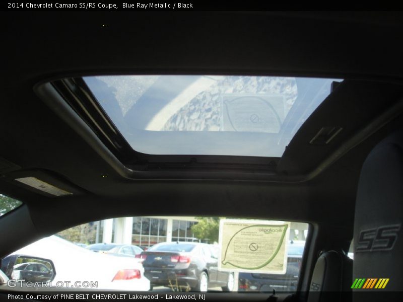 Sunroof of 2014 Camaro SS/RS Coupe