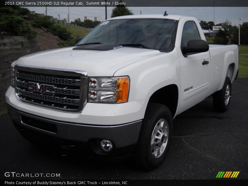 Front 3/4 View of 2013 Sierra 2500HD SLE Regular Cab