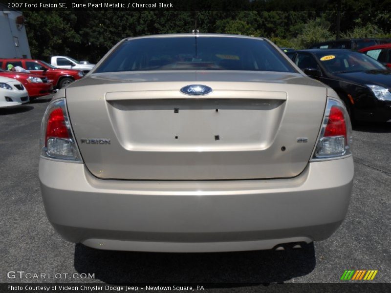 Dune Pearl Metallic / Charcoal Black 2007 Ford Fusion SE
