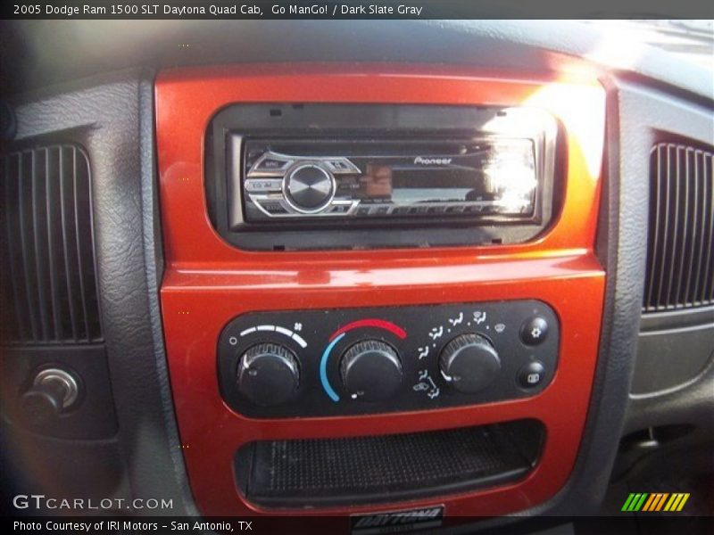 Go ManGo! / Dark Slate Gray 2005 Dodge Ram 1500 SLT Daytona Quad Cab
