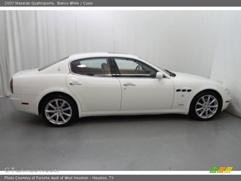 Bianco White / Cuoio 2007 Maserati Quattroporte