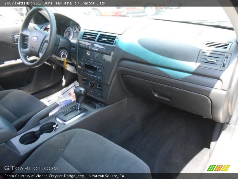 Dune Pearl Metallic / Charcoal Black 2007 Ford Fusion SE