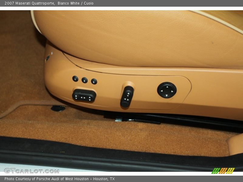 Bianco White / Cuoio 2007 Maserati Quattroporte