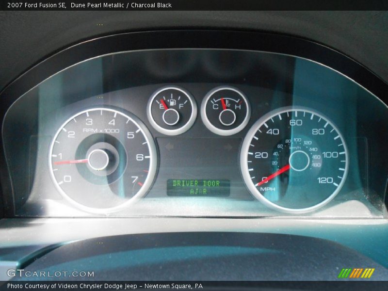Dune Pearl Metallic / Charcoal Black 2007 Ford Fusion SE
