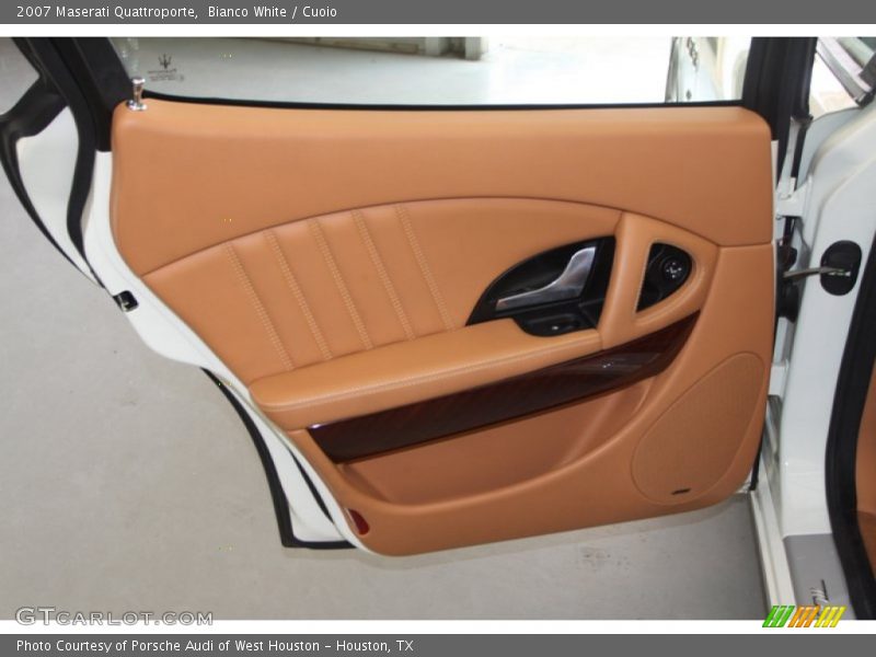 Bianco White / Cuoio 2007 Maserati Quattroporte