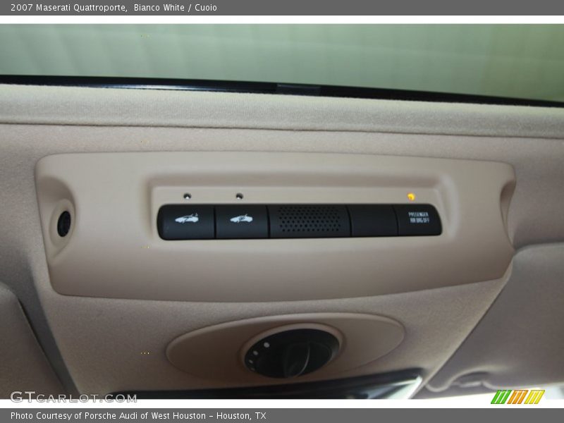 Bianco White / Cuoio 2007 Maserati Quattroporte