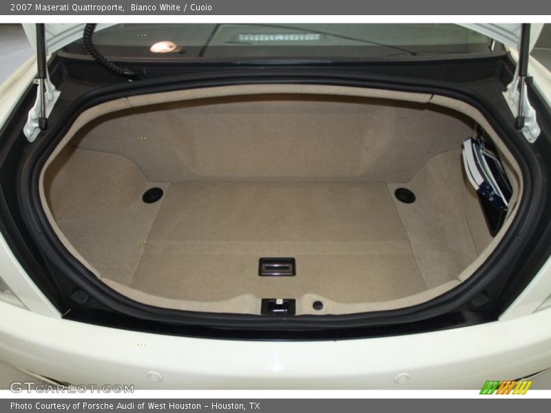 Bianco White / Cuoio 2007 Maserati Quattroporte