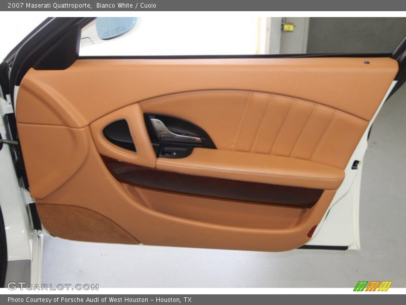 Bianco White / Cuoio 2007 Maserati Quattroporte