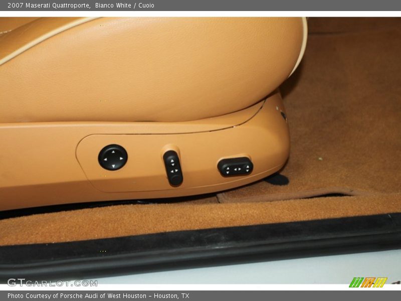 Bianco White / Cuoio 2007 Maserati Quattroporte