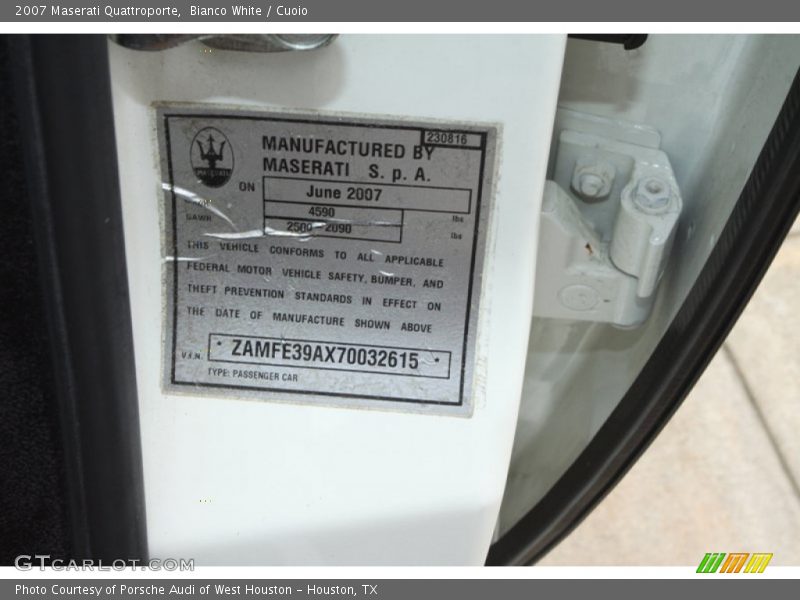 Bianco White / Cuoio 2007 Maserati Quattroporte