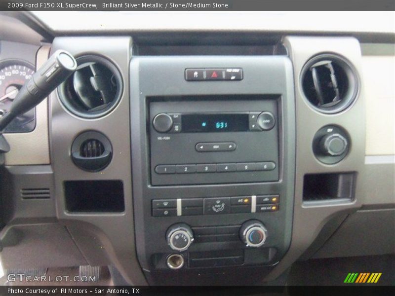 Brilliant Silver Metallic / Stone/Medium Stone 2009 Ford F150 XL SuperCrew