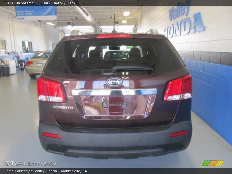 Dark Cherry / Black 2011 Kia Sorento LX