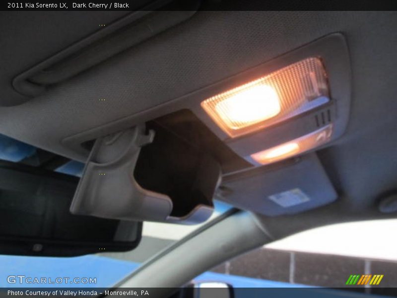 Dark Cherry / Black 2011 Kia Sorento LX