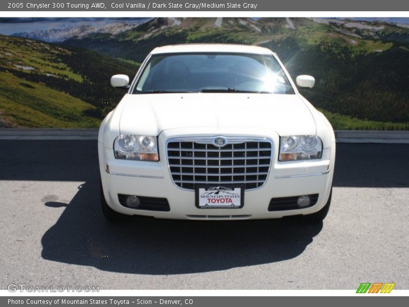 Cool Vanilla / Dark Slate Gray/Medium Slate Gray 2005 Chrysler 300 Touring AWD