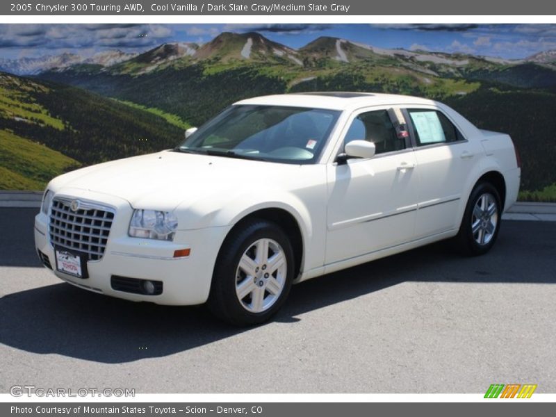 Cool Vanilla / Dark Slate Gray/Medium Slate Gray 2005 Chrysler 300 Touring AWD