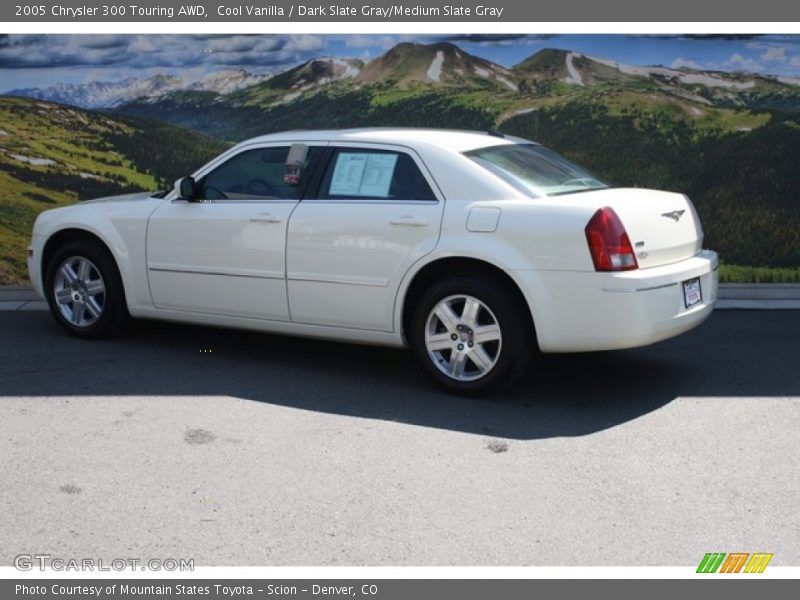 Cool Vanilla / Dark Slate Gray/Medium Slate Gray 2005 Chrysler 300 Touring AWD