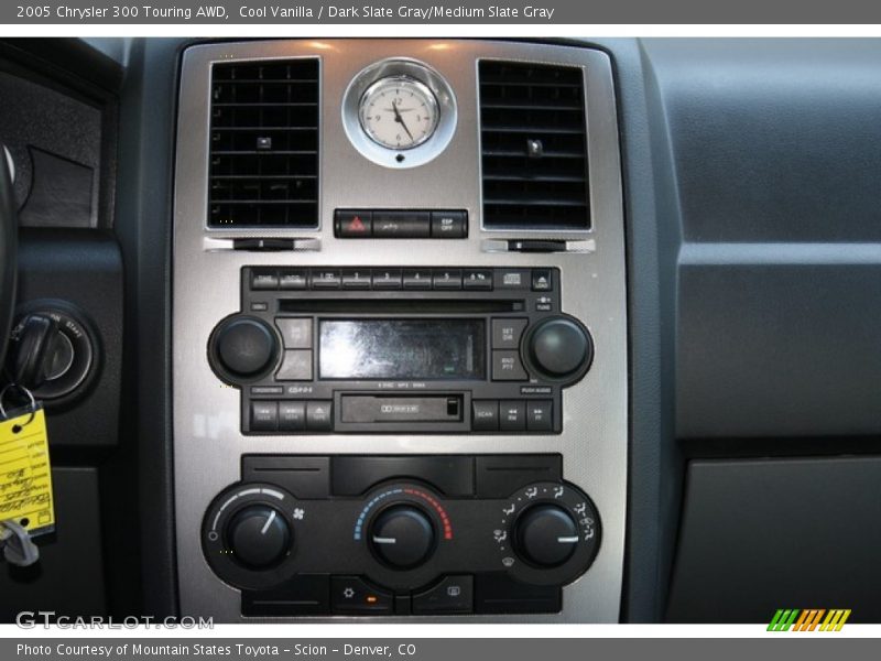 Controls of 2005 300 Touring AWD