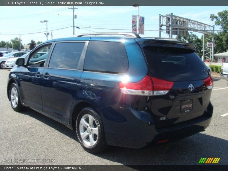 South Pacific Blue Pearl / Light Gray 2011 Toyota Sienna LE