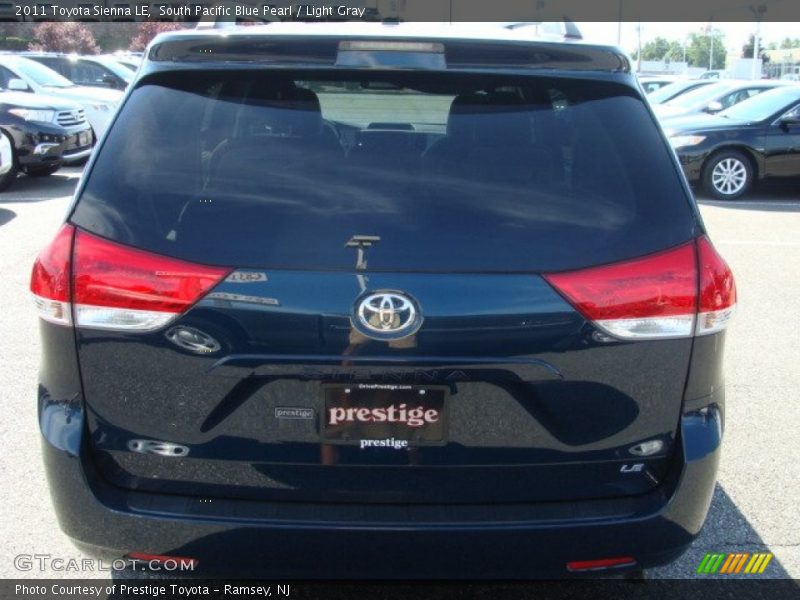 South Pacific Blue Pearl / Light Gray 2011 Toyota Sienna LE