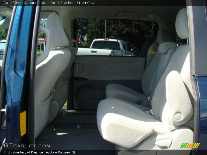 South Pacific Blue Pearl / Light Gray 2011 Toyota Sienna LE