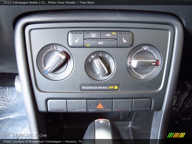 Reflex Silver Metallic / Titan Black 2013 Volkswagen Beetle 2.5L