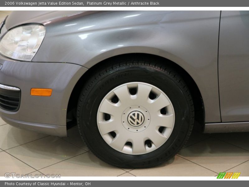 Platinum Grey Metallic / Anthracite Black 2006 Volkswagen Jetta Value Edition Sedan