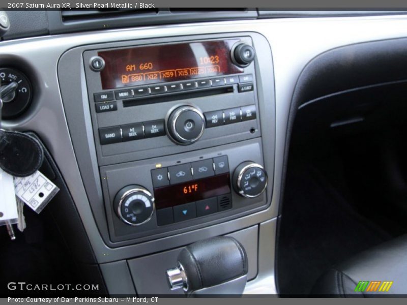 Silver Pearl Metallic / Black 2007 Saturn Aura XR