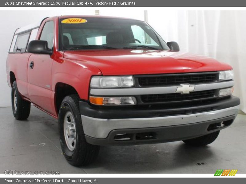 Victory Red / Graphite 2001 Chevrolet Silverado 1500 Regular Cab 4x4