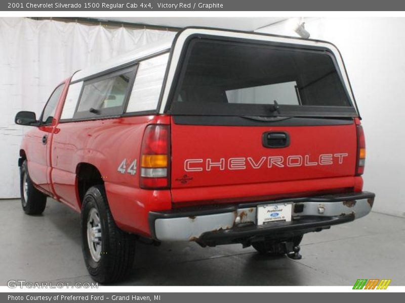 Victory Red / Graphite 2001 Chevrolet Silverado 1500 Regular Cab 4x4