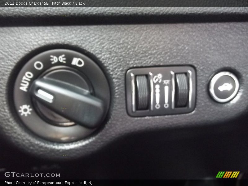 Pitch Black / Black 2012 Dodge Charger SE