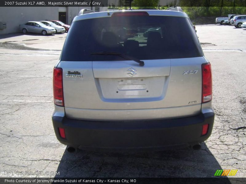 Majestic Silver Metallic / Grey 2007 Suzuki XL7 AWD