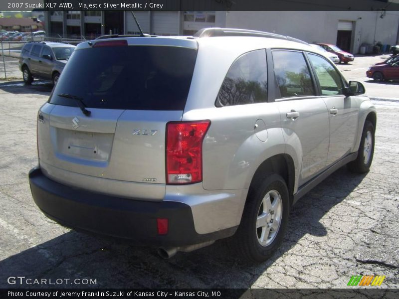Majestic Silver Metallic / Grey 2007 Suzuki XL7 AWD