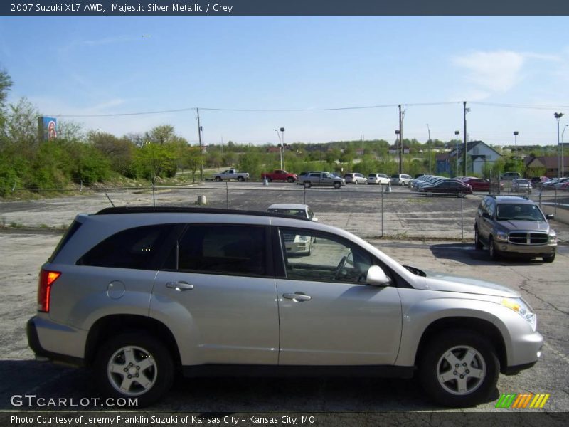 Majestic Silver Metallic / Grey 2007 Suzuki XL7 AWD