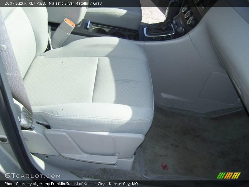 Majestic Silver Metallic / Grey 2007 Suzuki XL7 AWD