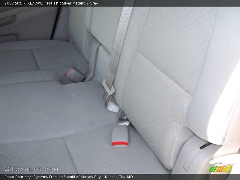 Majestic Silver Metallic / Grey 2007 Suzuki XL7 AWD