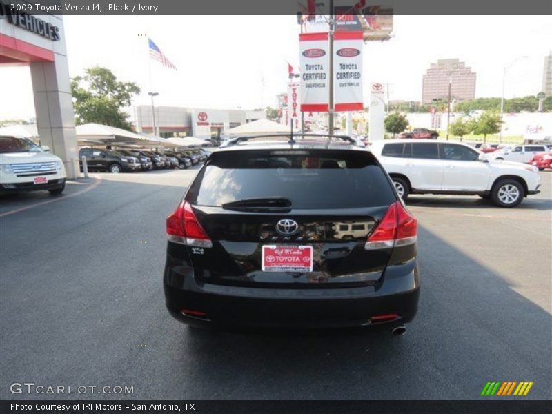 Black / Ivory 2009 Toyota Venza I4