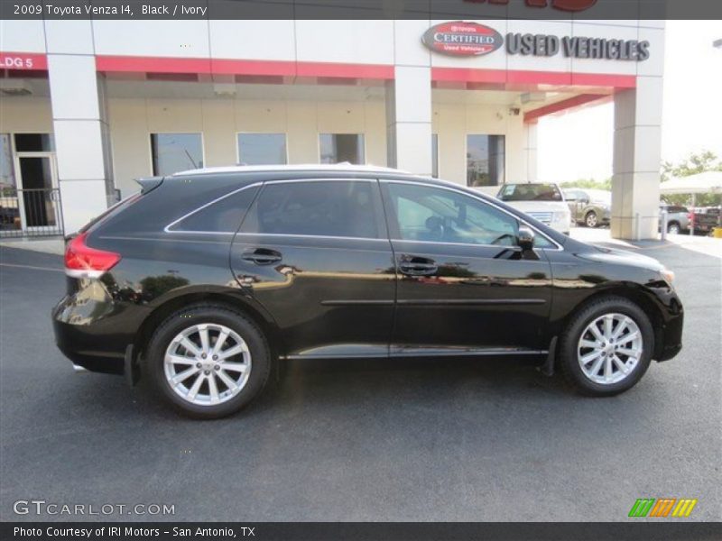 Black / Ivory 2009 Toyota Venza I4