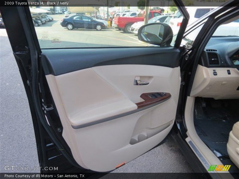 Black / Ivory 2009 Toyota Venza I4