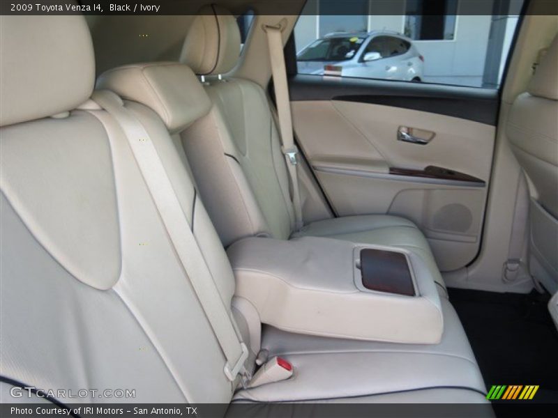 Black / Ivory 2009 Toyota Venza I4