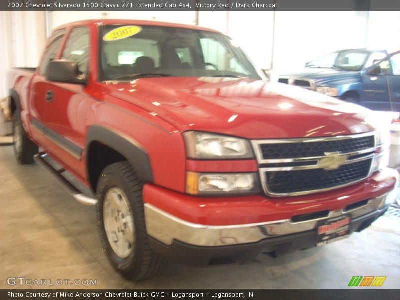 Victory Red / Dark Charcoal 2007 Chevrolet Silverado 1500 Classic Z71 Extended Cab 4x4