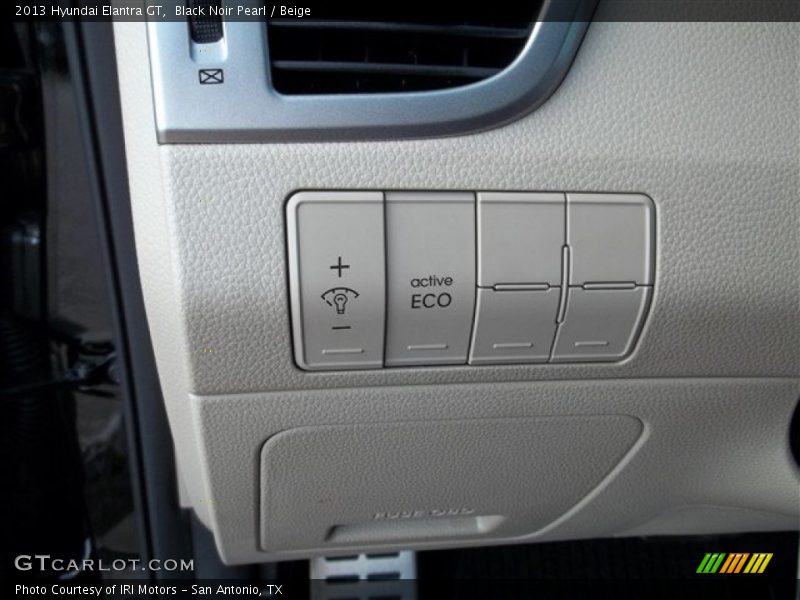 Black Noir Pearl / Beige 2013 Hyundai Elantra GT