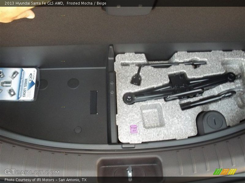 Tool Kit of 2013 Santa Fe GLS AWD