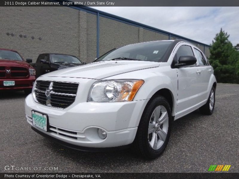Bright White / Dark Slate Gray 2011 Dodge Caliber Mainstreet