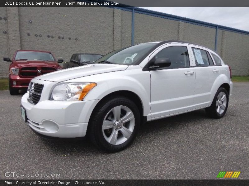 Bright White / Dark Slate Gray 2011 Dodge Caliber Mainstreet