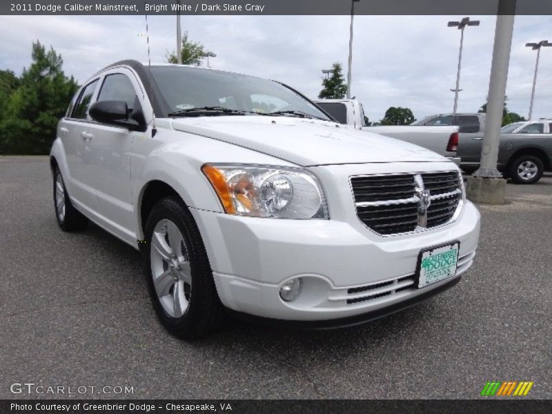 Bright White / Dark Slate Gray 2011 Dodge Caliber Mainstreet